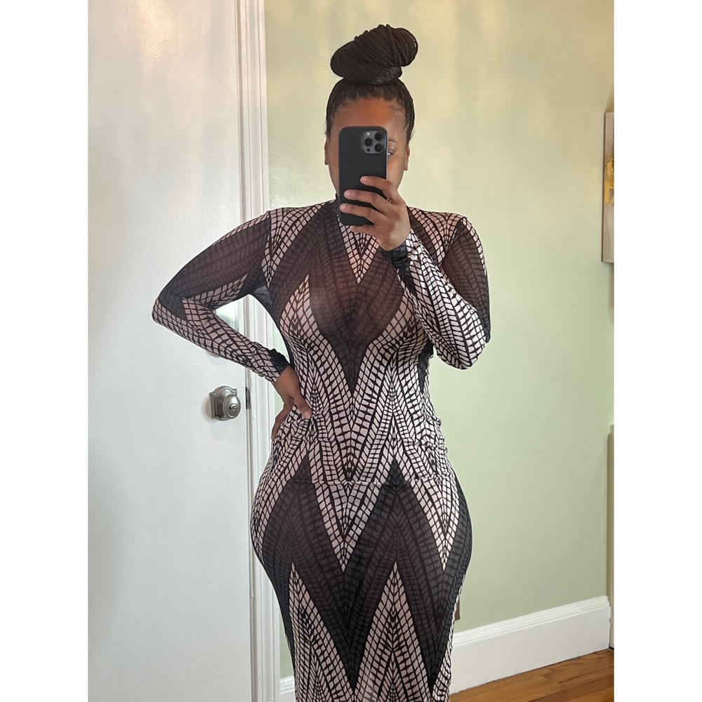 🌹NEW - JOCELYN Dress in Black/Nude - Picture 3 of 6